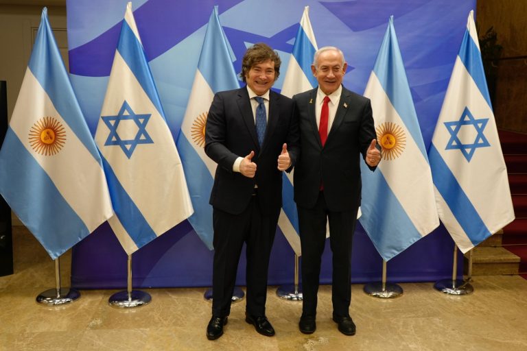 PARA ISRAEL SI HAY PLATA..